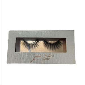 🆕 Lavaa Lashes-Charm Faux Mink